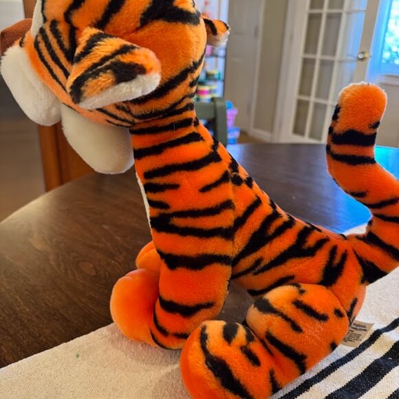 Vintage Tigger Plush Stuffed Animal Walt Disney World Disneyland Winnie Pooh - Picture 2 of 6